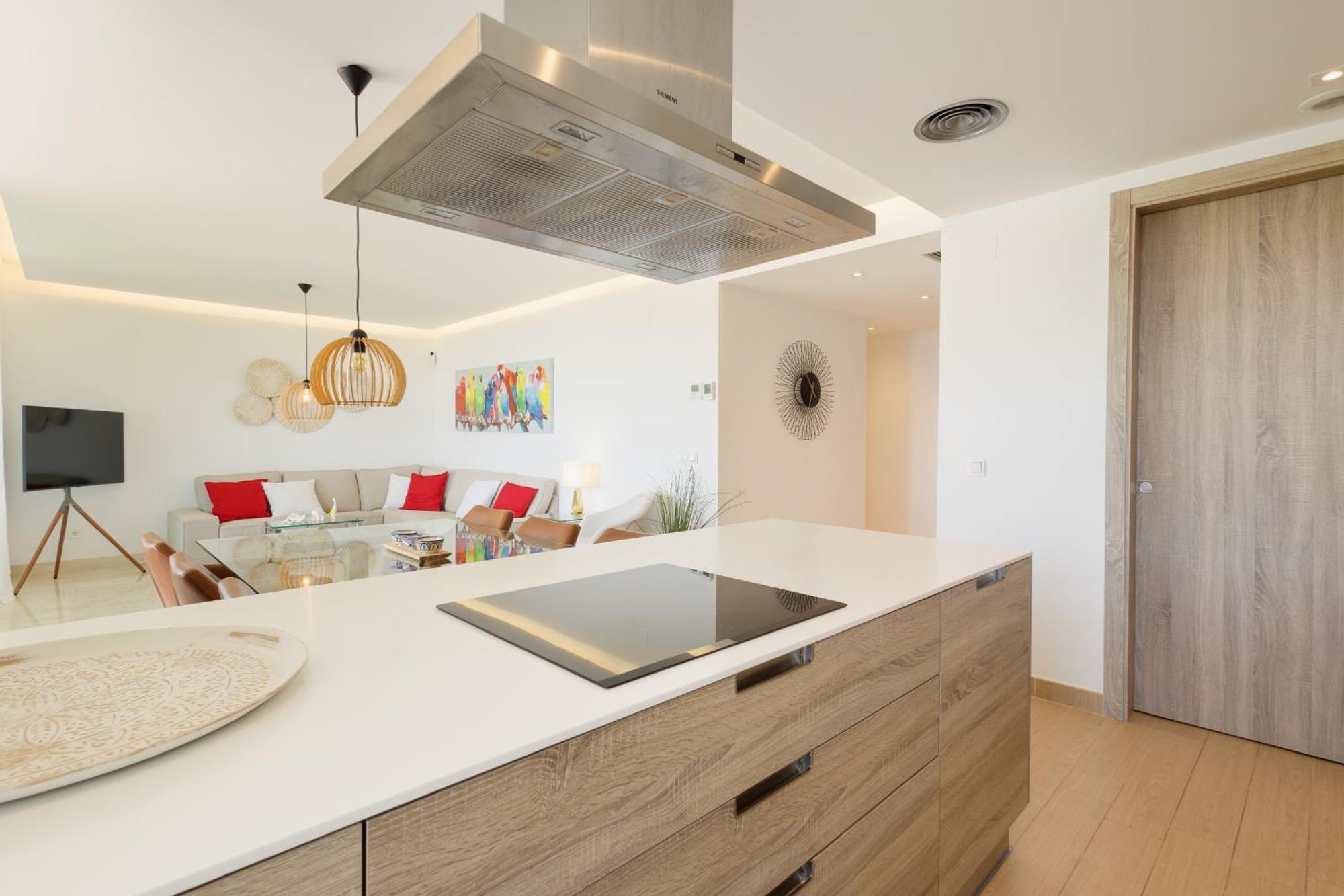 Modern Apartment, With Large Private Terrace And Panoramic Sea Views, In Benahavís Zewnętrze zdjęcie
