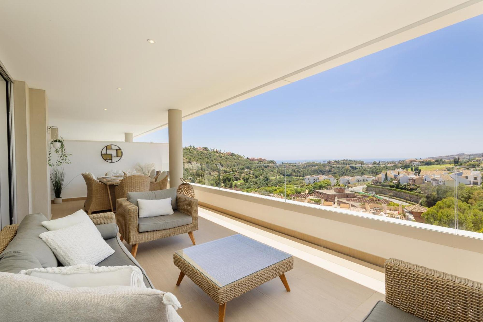 Modern Apartment, With Large Private Terrace And Panoramic Sea Views, In Benahavís Zewnętrze zdjęcie