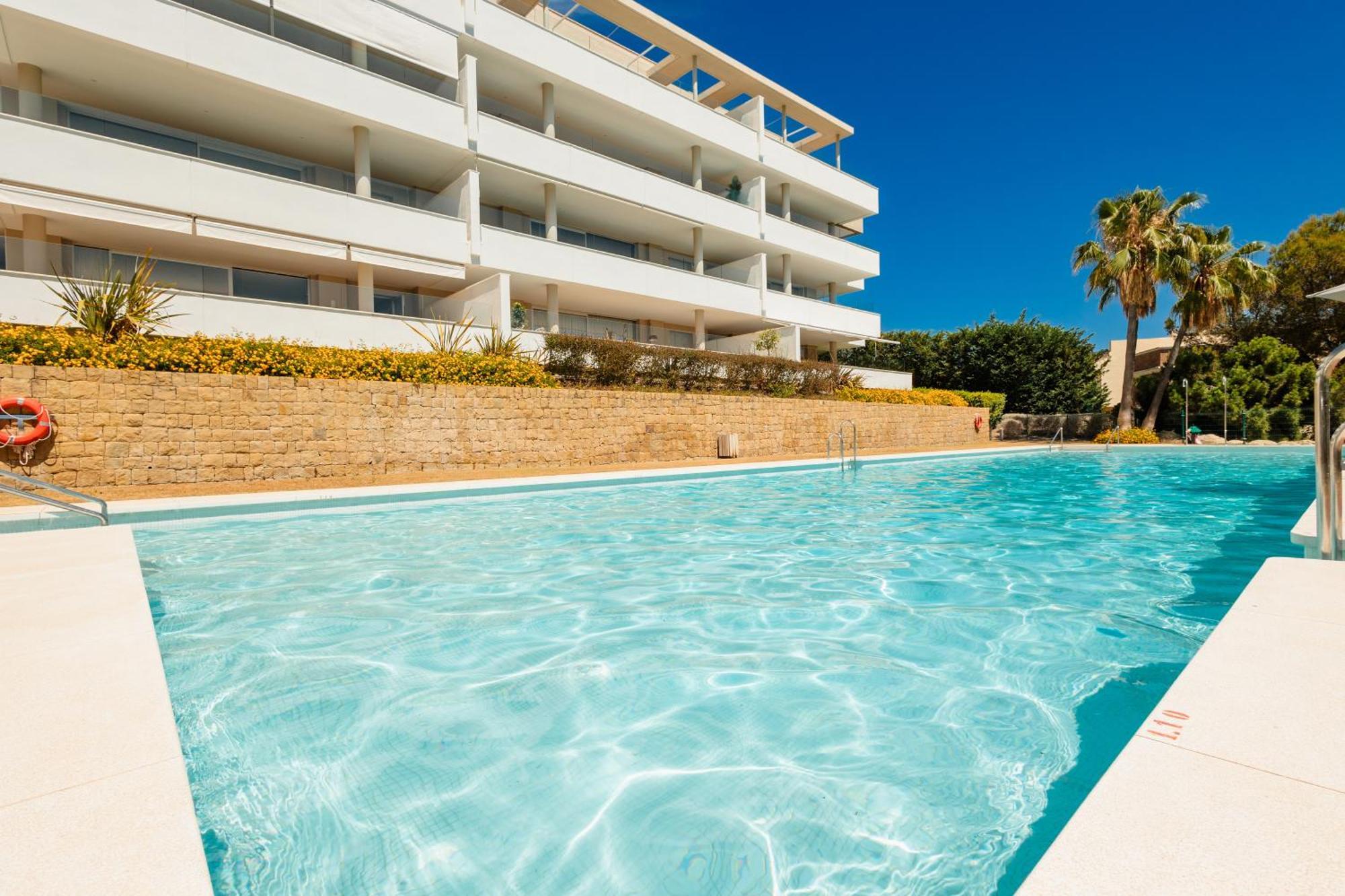 Modern Apartment, With Large Private Terrace And Panoramic Sea Views, In Benahavís Zewnętrze zdjęcie